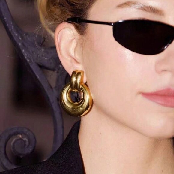 Gold Women's Circular Hoop Earrings - Picture 1 of 4